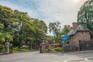 Vrt pred nastanitvijo The Ardilaun Hotel