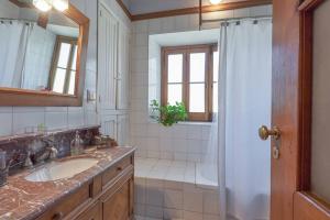 Koupelna v ubytování Tradicional Casona de época, opcional desayuno + 46 fotografií