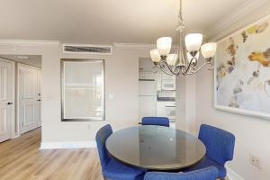 Χώρος καθιστικού στο Marco Beach Ocean Resort 601