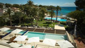 Bazén v ubytování Hotel Son Caliu Spa Oasis nebo v jeho okolí