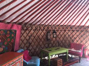 Φωτογραφία από το άλμπουμ του Yourte de la bas σε Curienne