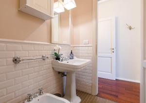 Ένα μπάνιο στο [Chianti] La Dimora Luxury Apartment