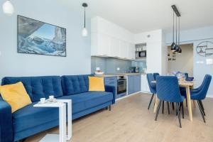 Kuchnia lub aneks kuchenny w obiekcie HS Apartamenty Hevenia Sun widok na morze