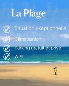 una persona parada en una playa cerca del océano en La Plage, clim et wifi, en Port-la-Nouvelle