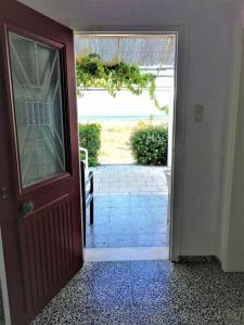 スキロスにあるSea Breeze Beach Houseのギャラリーの写真