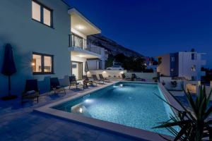 Bazén v ubytování Villa Bava - Swimming Pool With Sea View nebo v jeho okolí
