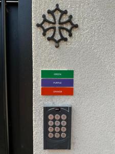 Gambar di galeri bagi ORANGE STUDIO 24 24 Access di Bois-Colombes