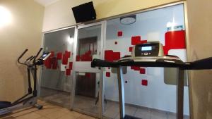 Fitness centrum a/nebo fitness zařízení v ubytování Hotel Mateos 1215