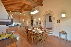 Η κουζίνα ή μικρή κουζίνα στο La Torre Vecchia