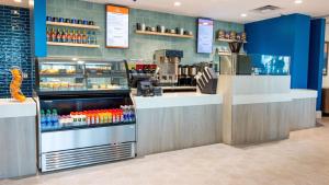 a food counter in a store with a drink display at Holiday Inn Club Vacations Myrtle Beach Oceanfront in Myrtle Beach