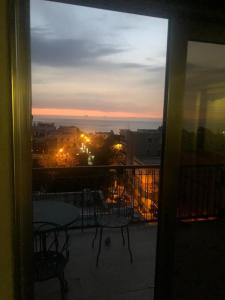 Blick auf den Sonnenuntergang/Sonnenaufgang von der Ferienwohnung aus oder aus der Nähe