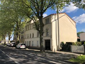 Το κτήριο όπου στεγάζεται  το διαμέρισμα