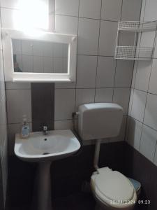 Kúpeľňa v ubytovaní Erini Room