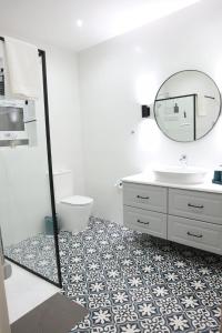Koupelna v ubytování Wardija Maisonette + 18 fotografií