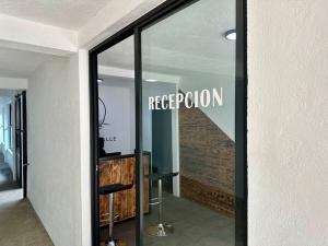Ο χώρος του λόμπι ή της ρεσεψιόν στο Quinta del Valle cuarto 4 Cómoda Suite Familiar