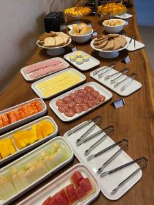 Opcions d'esmorzar disponibles a HOTEL SERRA DA CAPIVARA RESORT E CONVENTION