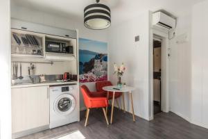 Kuchyň nebo kuchyňský kout v ubytování Sunsands Studio con balcones 2ºA playa76 Carihuela