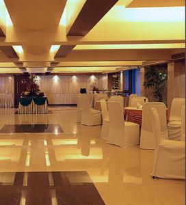 Posezení v ubytování The Royal Orchid Hotel, Chembur