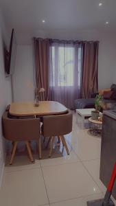 Posedenie v ubytovaní DOGA Bel appartement 1er étage 4 personnes bebe