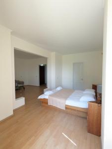 เตียงในห้องที่ Hotel Tsiskari