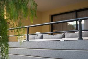 Studio NEUF - PORTES DE MONACO - Confort - Wifi - Clim的阳台或露台