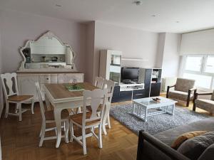 Η κουζίνα ή μικρή κουζίνα στο Vivienda Arias +22 φωτογραφίες