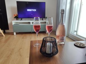 Μια τηλεόραση ή/και κέντρο ψυχαγωγίας στο Aura Grand Apartament