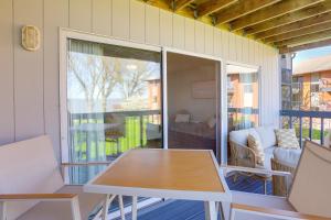 Φωτογραφία από το άλμπουμ του Huron Condo on Lake Erie with Balcony and Seating! σε Huron +19 φωτογραφίες