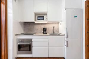 Kuchnia lub aneks kuchenny w obiekcie Family Duplex Altamira Playa Las Americas Tenerife South