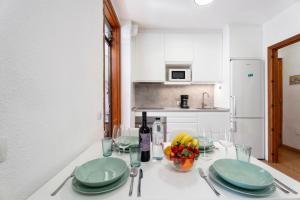 Kuchnia lub aneks kuchenny w obiekcie Family Duplex Altamira Playa Las Americas Tenerife South