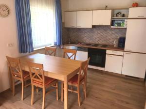 Kjøkken eller kjøkkenkrok på Ferienhaus-in-ruhiger-Lage
