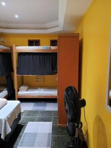 Village Hostel客房内的一张或多张床位