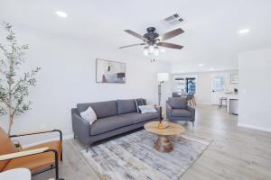 Un lugar para sentarse en Perfect Family Getaway in Chandler