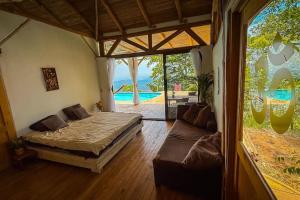 Bazén v ubytování Sundancefamily Paradise Villa nebo v jeho okolí