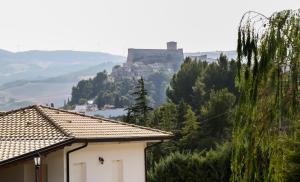 Üldine mäevaade või majutusasutusest Colle d'Elce pildistatud vaade