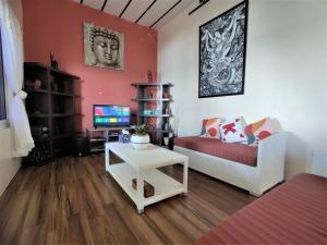 Χώρος καθιστικού στο Kums Vacation Beach House in Catmon