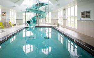 Hồ bơi trong/gần Holiday Inn Express Stellarton-New Glasgow by IHG