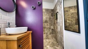 Ένα μπάνιο στο Écrin de mer Studios de charme