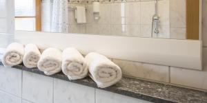Ένα μπάνιο στο Golden GaPa Central Apartment 4