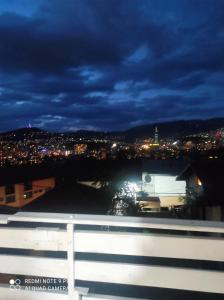 Nespecifikovaný výhled na hory nebo výhled na hory při pohledu z apartmánu