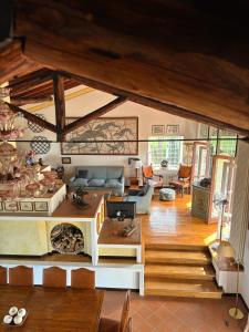 a living room with a couch and a table at Colle Rampo in Colleferro