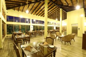 Restoranas ar kita vieta pavalgyti apgyvendinimo įstaigoje Sigiriya Forest Edge By Marino Leisure