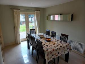 Gallery image of Home with views on the bay in Greenane