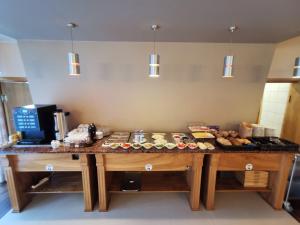 Jedlo v ubytovaní bed & breakfast alebo blízkom okolí