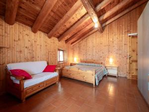 Posteľ alebo postele v izbe v ubytovaní Apartment Marguerettaz-2 by Interhome