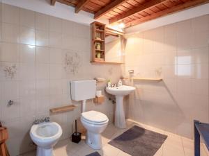 Kúpeľňa v ubytovaní Apartment Marguerettaz-2 by Interhome