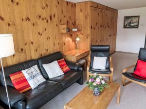 Un lugar para sentarse en Apartment Apt C 033 by Interhome