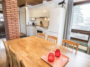 Kuchyň nebo kuchyňský kout v ubytování Holiday Home Pikku-puntila by Interhome