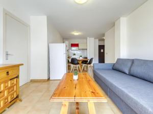 Kuchyňa alebo kuchynka v ubytovaní Apartment Mismar-3 by Interhome