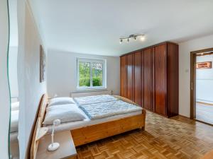 Posteľ alebo postele v izbe v ubytovaní Apartment Schneeberger by Interhome
